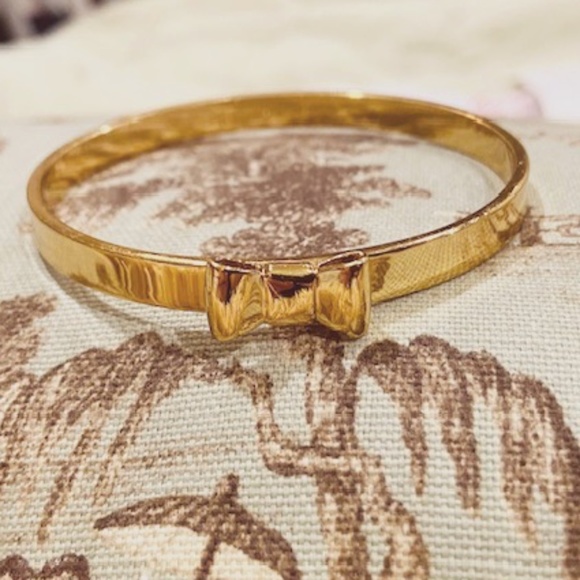 O1-Classic Kate Spade Gold Petite Bow Bangle - Picture 2 of 6